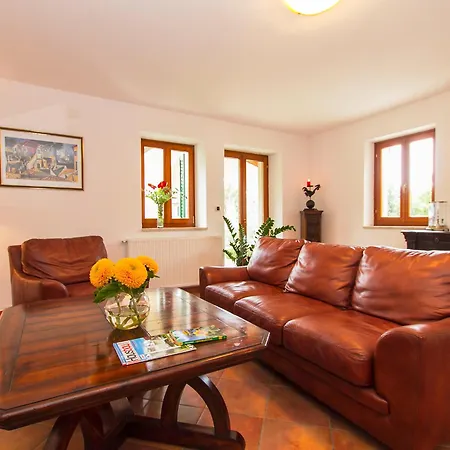 Maggie By Interhome Valhova