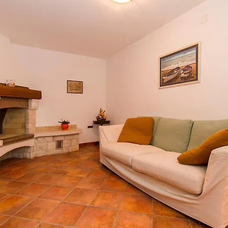 Maggie By Interhome Valhova