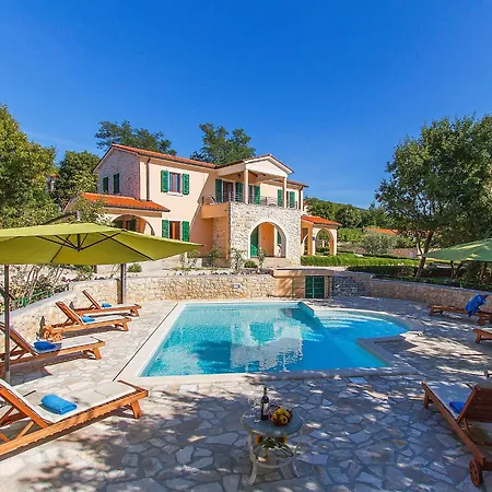 Maggie By Interhome * Valhova